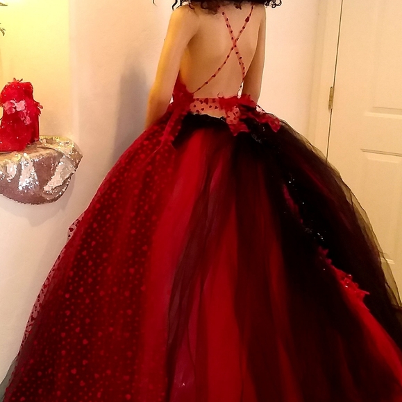 "MOZELLA" Red & Black Gothic Wedding Ballgown Set - Picture 3 of 7